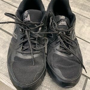 Men’s New Balance All Terrain size 13